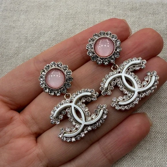 💗Chanel Pink Cabochon CC Crystal Drop Earrings✨ - Picture 9 of 12